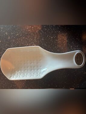 👩🏻‍🍳White Ceramic Spoon Rest with Textured Bowl